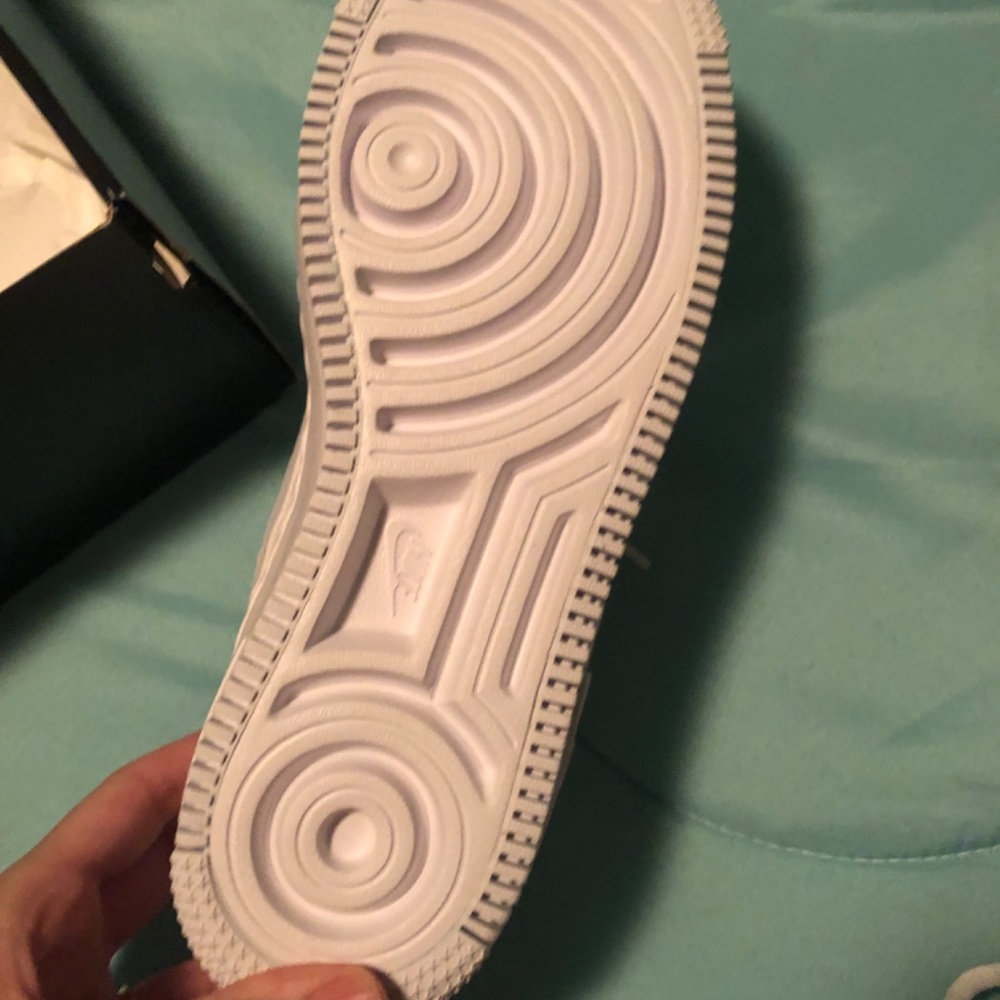 Brand New Women’s Nike Air Force 1 - Picture 3 of 4